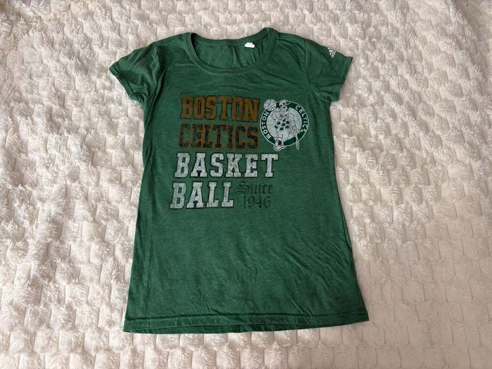 Adidas Boston Celtics Basketball Since 1946 Graphic T-Shirt Green Medium